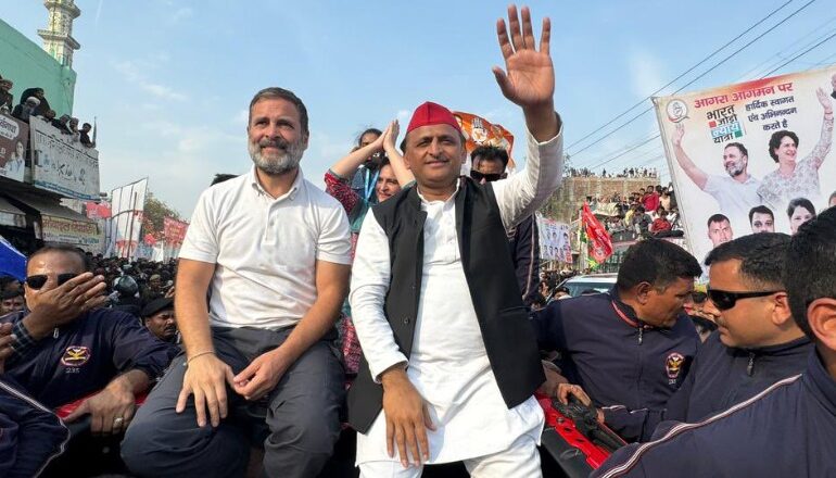 Akhilesh Yadav Joins Rahul Gandhi’s Yatra in Agra