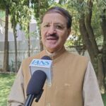 Not including experienced politicians in mainstream will harm Cong: Rashid Alvi on Tharoor’s remarks