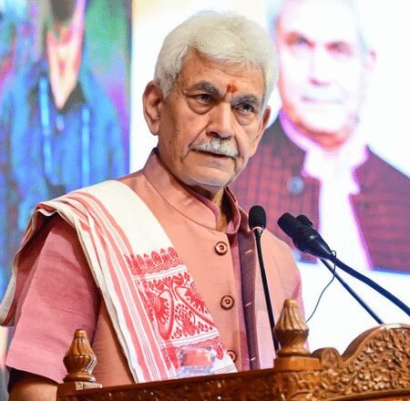 <div>Two J&K govt employees dismissed for anti-national activities</div>