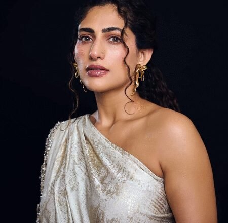 Kubbra Sait recollects quitting MNC job for her Bollywood calling