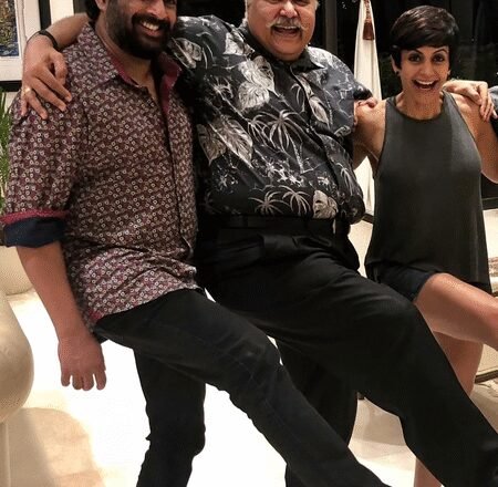 <div>Kajol, R Madhavan, Karan Johar & others grieve over the loss of Satish Shah</div>