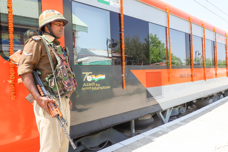 <div>Vande Bharat Express halt at Reasi sparks joy among J&K locals</div>