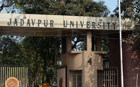 <div>Jadavpur University student dies by ‘suicide’</div>
