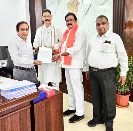 <div>Jubilee Hills bye-election: BJP urges EC not allow Azharuddin’s swearing-in as Telangana minister</div>