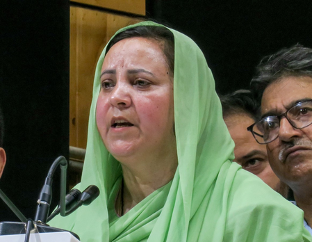 <div>J&K govt committed to strengthen education system: Education Minister</div>