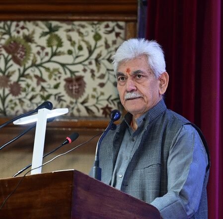 <div>Journey of knowledge & peace must never stop: J&K L-G Sinha</div>