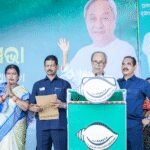 <div>Naveen Patnaik leads massive roadshow in Nuapada, seeks vote for BJD’s Snehangini Chhuria</div>
