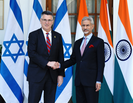 <div>EAM Jaishankar and Israeli FM discuss strategic partnership, ‘mutual threat’ of terror</div>