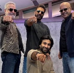 <div>Meezaan Jafri dances to ‘3 Shaukk’ with OG Boogie Woogie gang – Jaaved, Naved & Ravi</div>