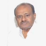 Video of Namaz at Bengaluru Airport sparks criticism; Kumaraswamy calls for dedicated prayer space