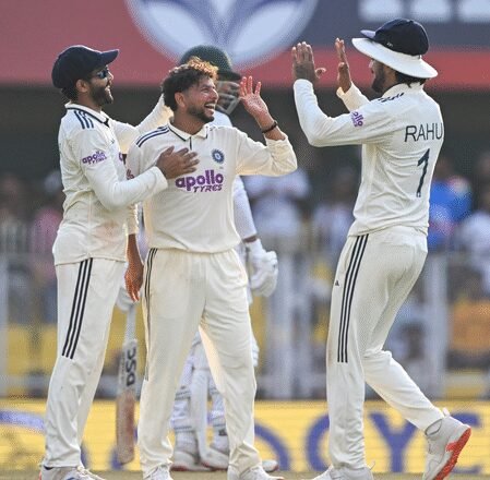 2nd Test: Kuldeep picks three as persistent India keep South Africa to 247/6 (ld)