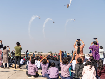 Gujarat: IAF’s Sarang team mesmerises Ankleshwar with aerial display