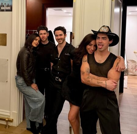 <div>Priyanka Chopra says ’I’m in awe’ as Nick Jonas wraps up the North American leg of the tour</div>