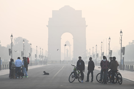 <div>Delhi-NCR’s air quality improves slightly to ‘very poor’</div>