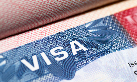 <div>US lawmakers warn ‘public charge’ rule risks H-1B green cards</div>