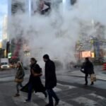 Winter storm hits US, snarls thousands of flights