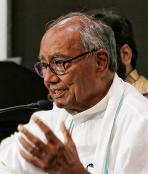 <div>NDA leaders slam Digvijaya Singh’s remarks linking BJP-RSS with AIMIM, Cong comes to defence</div>