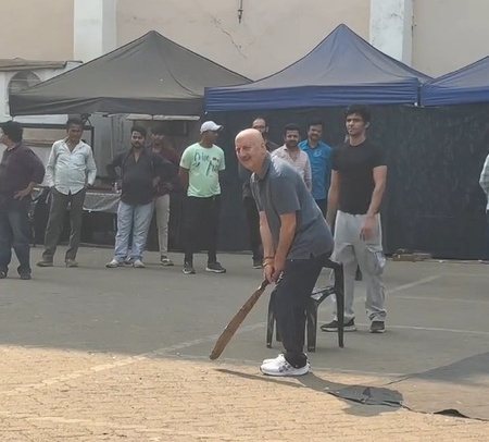 Anupam Kher enjoys some Gali cricket on the sets of his next with Sooraj Barjatya