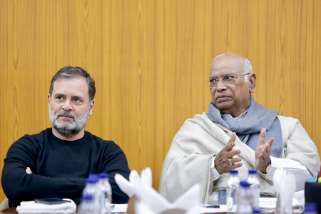 Kharge, Rahul meet Bihar Congress leaders amid split buzz
