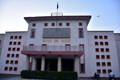 <div>Rajasthan HC summons Chief Secy, Education Secy over mid-session teachers’ transfer</div>