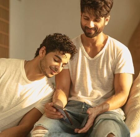 <div>Ishaan Khatter is in awe of Shahid Kapoor’s ‘O’Romeo’: So immensely proud of you bhai</div>