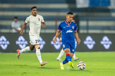 ISL 2025-26: Sivasakthi, Chhetri strikes give Bengaluru a comfortable victory against SC Delhi