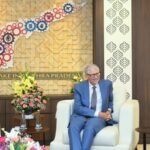 Bill Gates visits Real Time Governance Society Centre at Andhra Secretariat