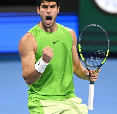 Alcaraz sets QF with Khachanov in Doha