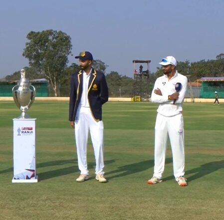 <div>Ranji Trophy Final: Yawer, Pundir take J&K to 104/1 at lunch against Karnataka on Day 1</div>