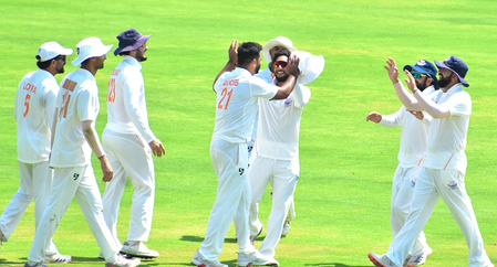 <div>Ranji Trophy Final: Nabi takes fifer as J&K bowl out Karnataka for 293, take 291-run lead</div>