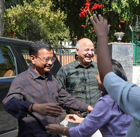 <div>After Delhi court’s relief to AAP leaders in excise case, CM Vijayan likely to meet Kejriwal</div>