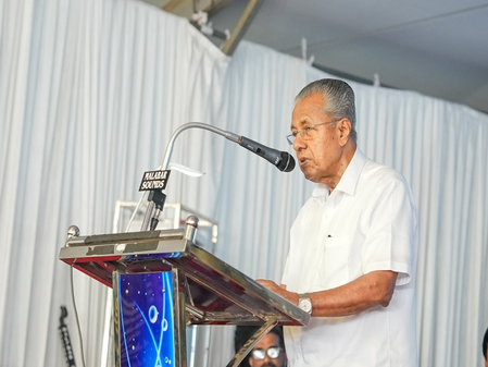<div>Kerala CM Vijayan slams EC over ‘seal’ row, calls it breach of neutrality</div>