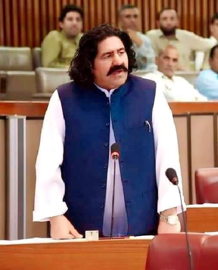Global rights group says activist Ali Wazir’s detention, prosecution highlight Pakistan’s ‘arbitrary, unlawful’ actions