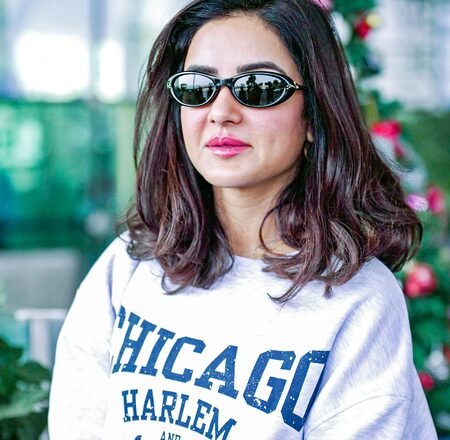 <div>Avika Gor turns photographer for Farrhana Bhatt, Jasmin Bhasin calls it ‘stunt ke baad duty’</div>