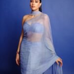 <div>Jahnvi Kapoor gets hit by Ram Charan’s fan during ‘Peddi’ event?</div>