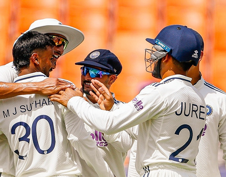 One-off Test: Suthar claims maiden wicket as Afghanistan reach 28/1 at tea, trail India by 536 runs