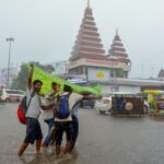 <div>MeT dept issues ‘Yellow Alert’ in 25 districts amid strong monsoon activity in Bihar</div>