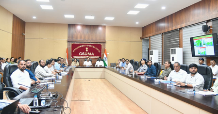 <div>High-level meet reviews Gujarat’s readiness for monsoon emergencies</div>