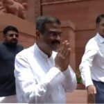Congress criticises BJP MPs for welcoming Dharmendra Pradhan on arrival at Parliament