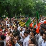 <div>BJP stages protest outside AAP’s office in Delhi; demands resignation of Punjab Education Minister</div>