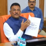 Over 1 lakh non-Marathi drivers learn functional Marathi lessons: Maha Transport Minister Sarnaik