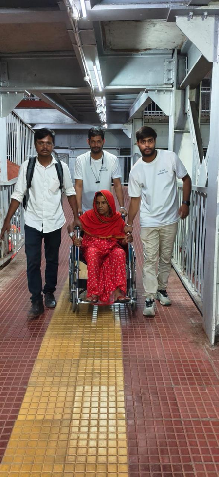 Dressing injured feet, treating exhaustion-related disorientation: ER reaches out to pilgrims’ hearts