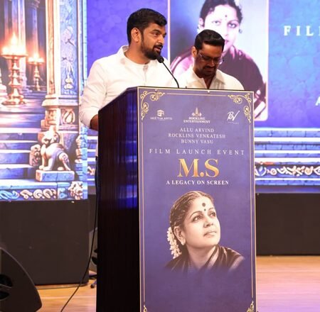 <div>Director Gowtam Tinnanuri on M S Subbulakshmi’s biopic: We want to capture the human side of M.S. Amma’s life in this film!</div>