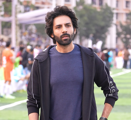 Kartik Aaryan visits ‘Statue of Unity’, enjoys thepla ahead of 72nd National Award ceremony at Kevadia