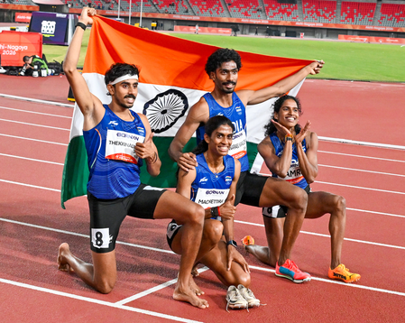 Asian Games: Vithya dedicates mixed relay silver to twin sister, says ‘I tried to change my medal colour’