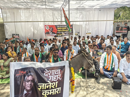 Maha Congress stages agitation against Gyanesh Kumar
