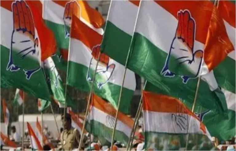 Congress stages protest in Bengaluru over FIR against Rahul Gandhi