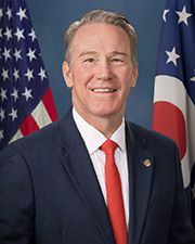 US senator seeks $140,000 H-1B wage threshold