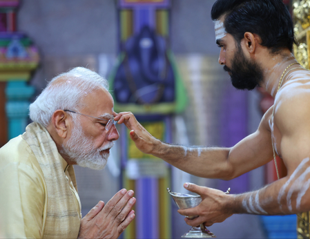 May grace of Vighnaharta bring welfare to all: PM Modi offers prayers at Delhi’s Vinayak Mandir