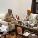 <div>Delhi gurdwara body files complaint against AAP for ‘undermining sanctity’ of Bangla Sahib</div>